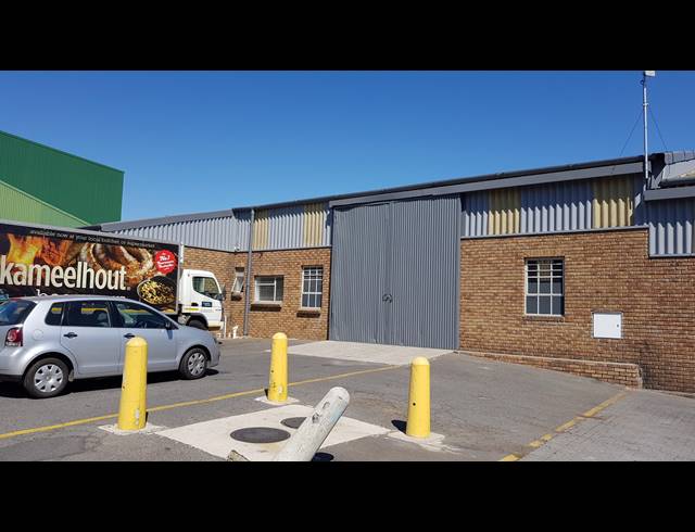 500M² FACTORY RENTED IN TRIANGLE FARM